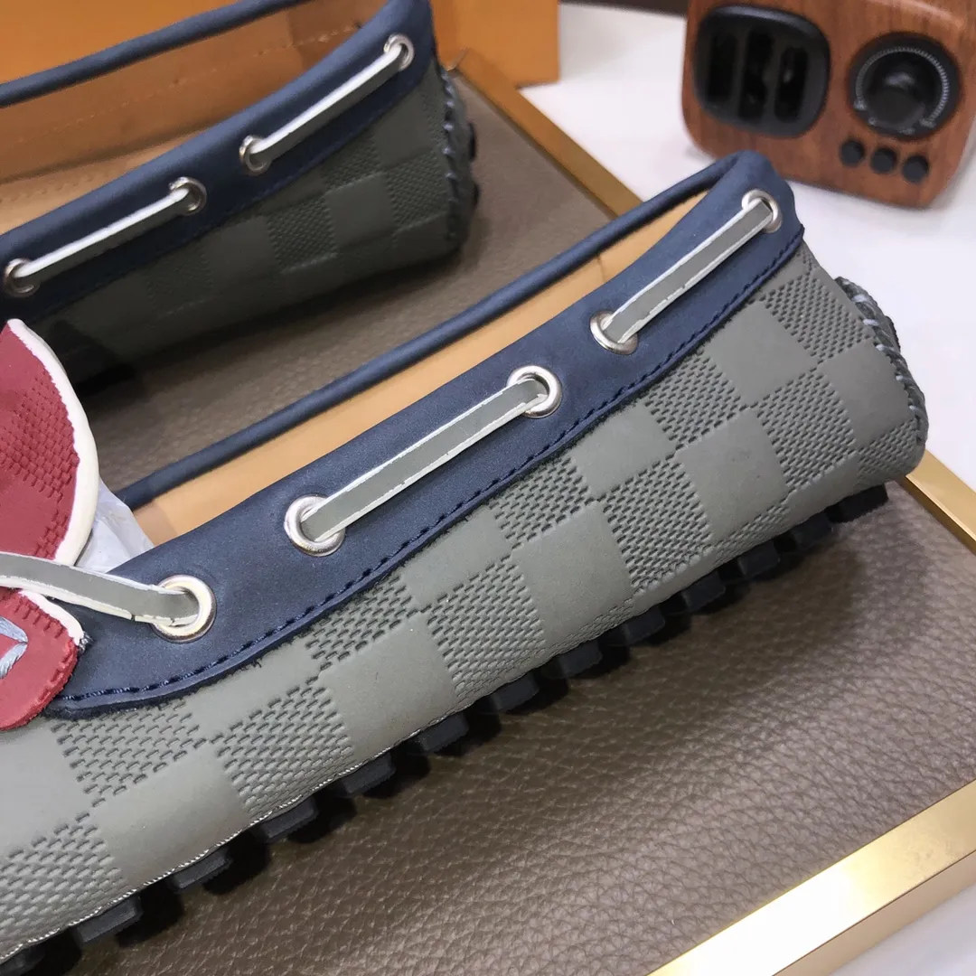 Men's men's shoes 💰420💰 [LV Doudou shoes] (water-dyed cowhide lining) new model is on the market, available on the official website. The new Doudou shoes are processed into single-color materials, and the uppers are made of imported cowhide material. The body of the shoe is fully hemmed with mark thread, and is lined with imported original cowhide leather. The elegant shoe shape is super suitable for all-matching, and the size is 38-44.